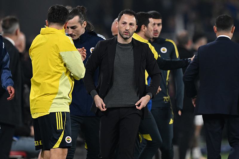 Fenerbahçe’de gelecek sezon için büyük ikilem! Transfer hedefleri belli ancak...
