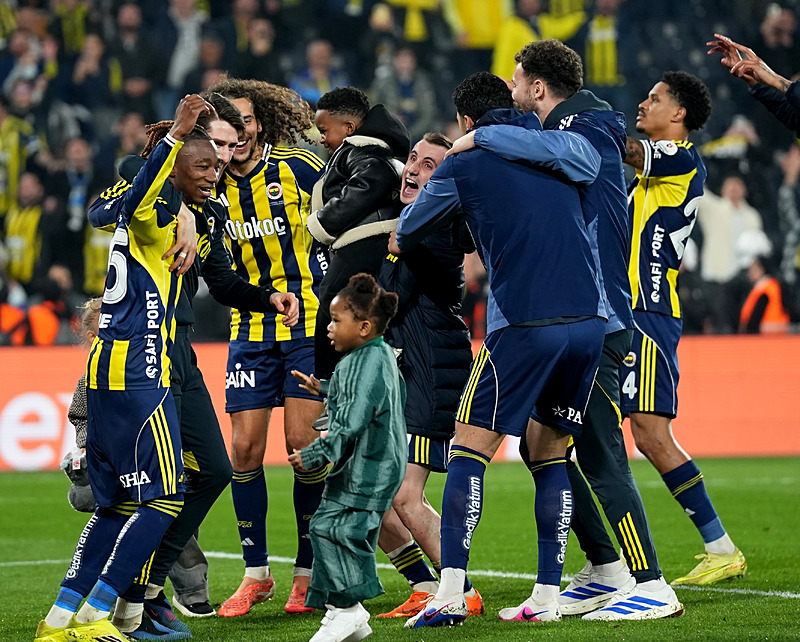 Fenerbahçe’den yıldız isme rekor bedel! Orta sahada revizyon planlanıyor