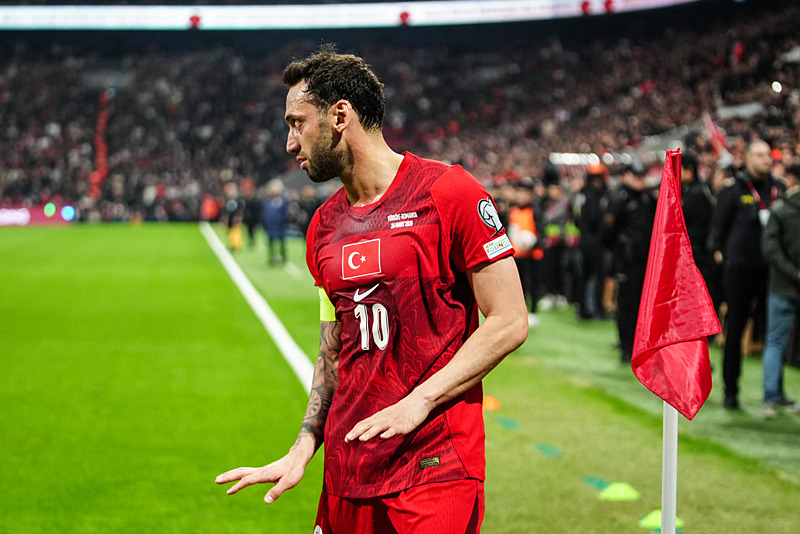 Galatasaray’da flaş Hakan Çalhanoğlu gelişmesi: İndirime gitmesi gerekecek