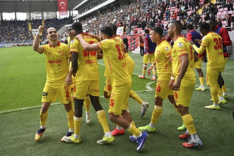 Yapay zekadan şampiyonluk oranlarına dair yeni tahmin! İşte yarışta son durum