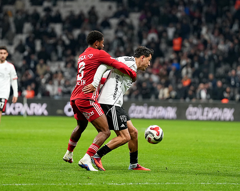 Spor yazarlarından Beşiktaş-Hesap.com Antalyaspor maçı yorumları!