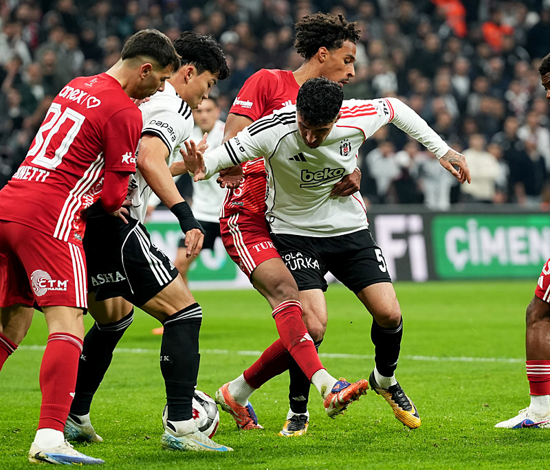 Spor yazarlarından Beşiktaş-Hesap.com Antalyaspor maçı yorumları!