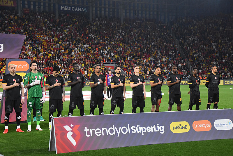 Galatasaray evinde 3 puan peşinde! İşte Okan Buruk’un Kocaelispor maçı ilk 11’i