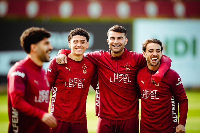 Galatasaray evinde 3 puan peşinde! İşte Okan Buruk’un Kocaelispor maçı ilk 11’i