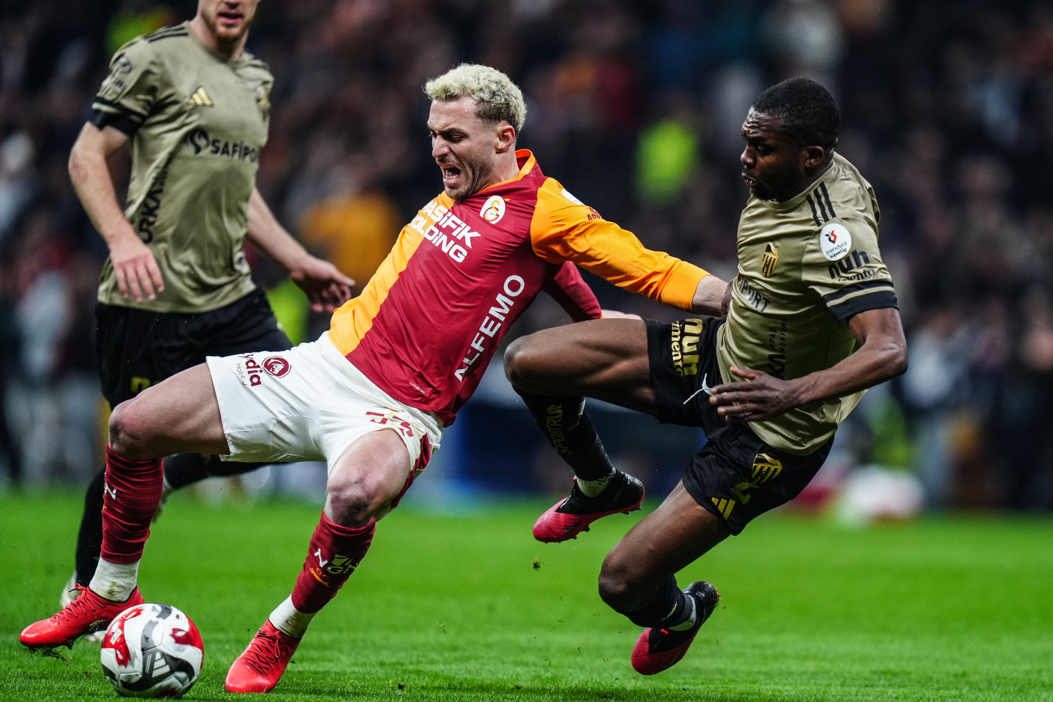 Spor yazarları Galatasaray-Kocaelispor maçını yorumladı!