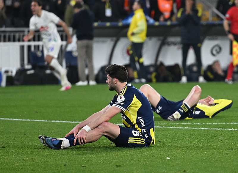 Fenerbahçe’ye derbi öncesi büyük şok! İşte güncel puan durumu