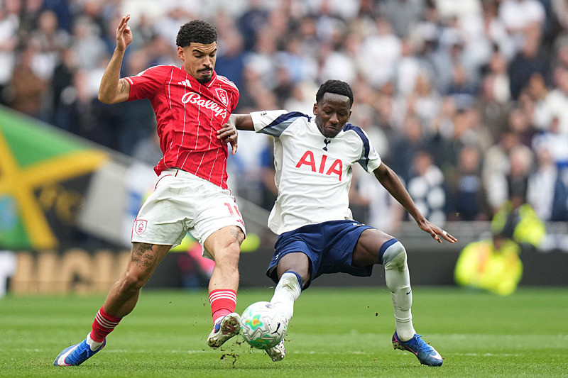 Ezeli rakiplerin transfer yarışı! Fenerbahçe ve Galatasaray...