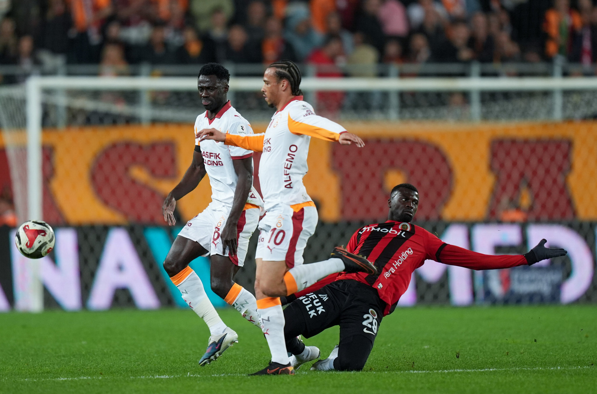 Spor yazarları Natura Dünyası Gençlerbirliği-Galatasaray maçını yorumladı!
