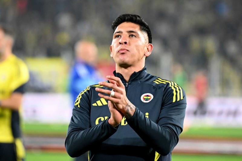 Fenerbahçe’de ilk transfer görüşmesi! Takımdan ayrılması tek şarta bağlı