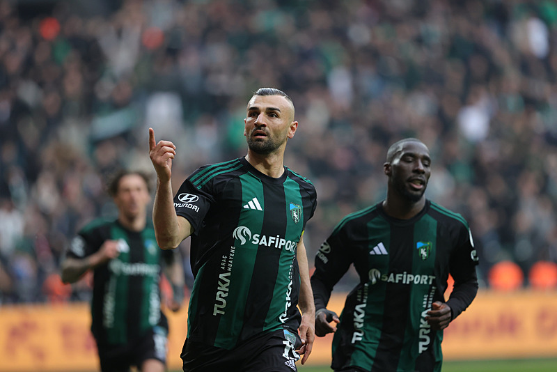 Yapay zeka Süper Lig’de şampiyonluk oranlarını açıkladı!