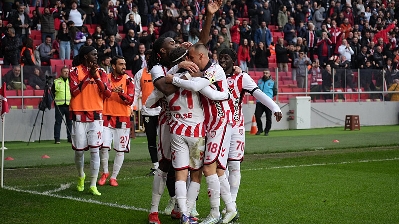 Yapay zeka Süper Lig’de şampiyonluk oranlarını açıkladı!