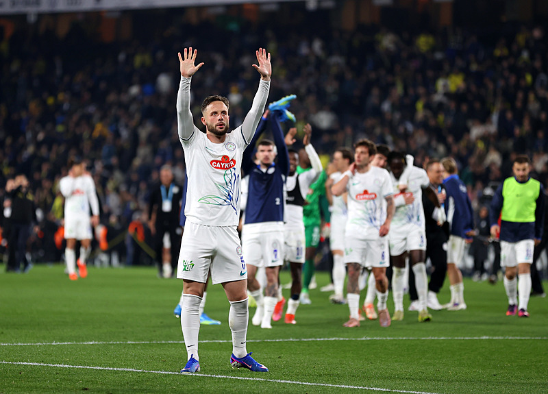 Yapay zeka Süper Lig’de şampiyonluk oranlarını açıkladı!