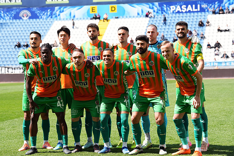 Yapay zeka Süper Lig’de şampiyonluk oranlarını açıkladı!