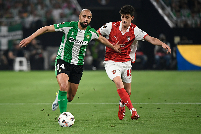 Fenerbahçe’ye Sofyan Amrabat şoku!