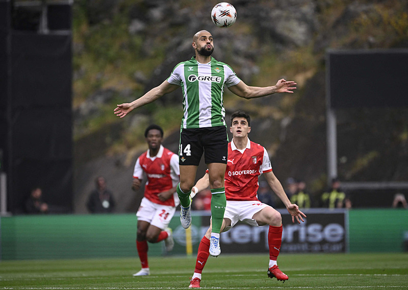 Fenerbahçe’ye Sofyan Amrabat şoku!