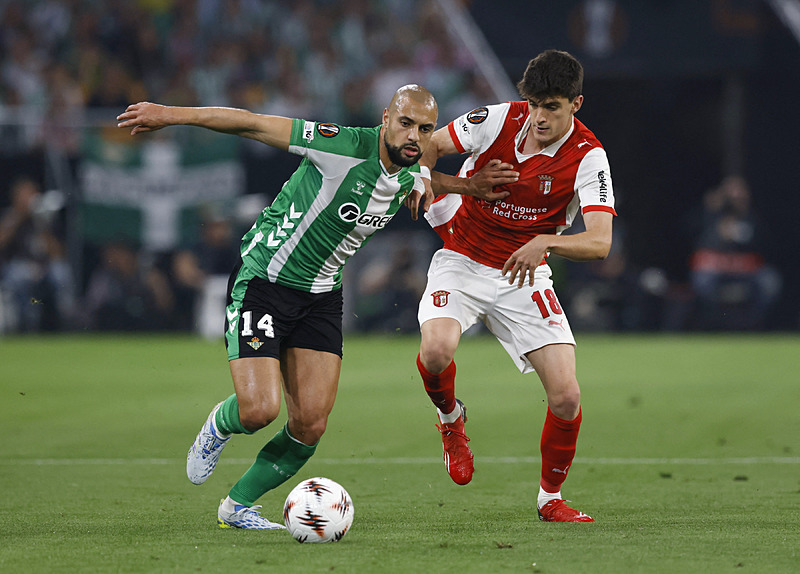 Fenerbahçe’ye Sofyan Amrabat şoku!