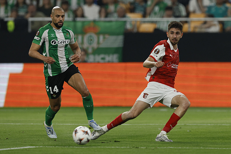 Fenerbahçe’ye Sofyan Amrabat şoku!