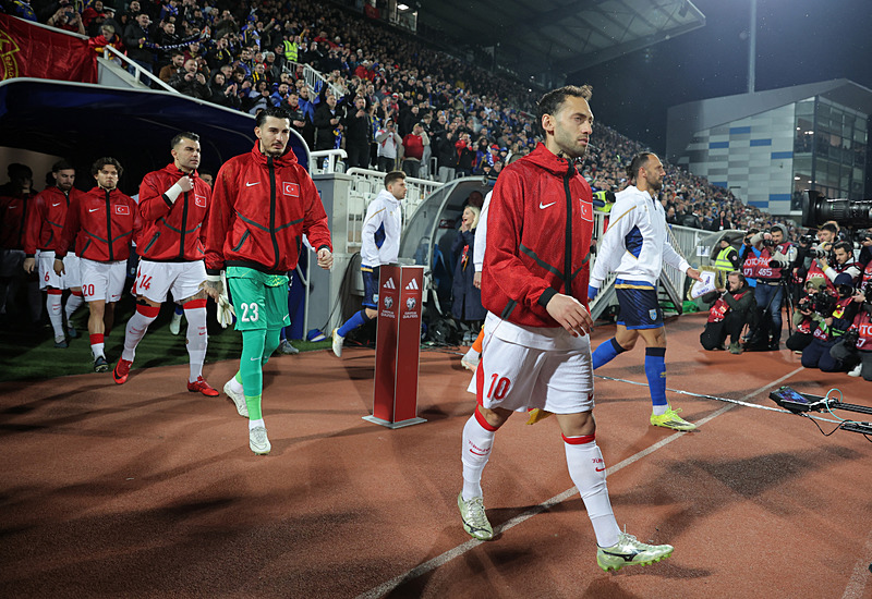 Hakan Çalhanoğlu geleceğiyle ilgili kararını verdi! Galatasaray’a geleceği iddia ediliyordu