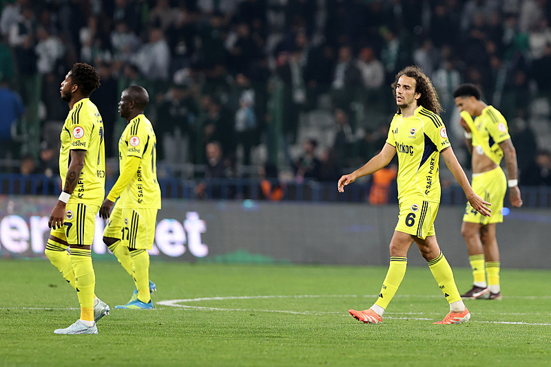 Galatasaray’dan Fenerbahçe’ye flaş transfer!