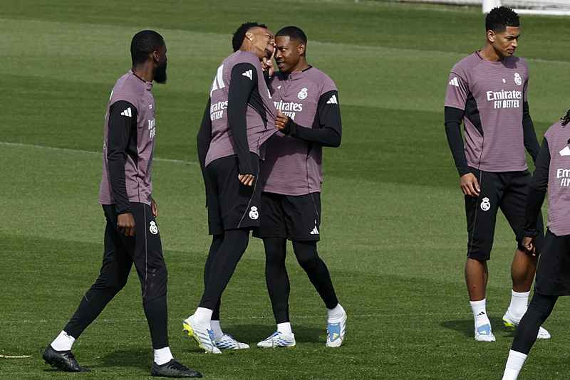 Galatasaray’ın yeni yıldız savunmacısı Real Madrid’den!