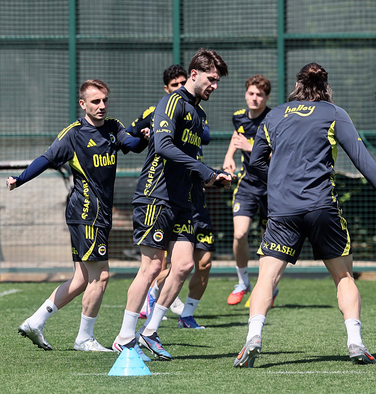 İşte Galatasaray - Fenerbahçe maçının 11’leri! RAMS Park’ta sezon finali