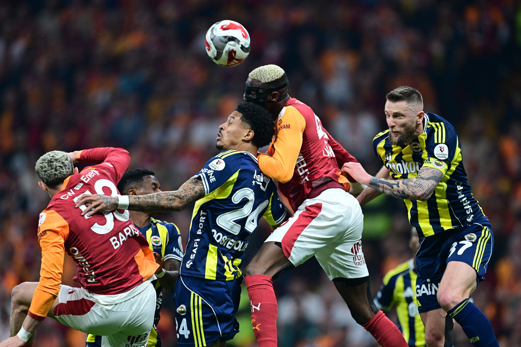 Spor yazarları Galatasaray-Fenerbahçe derbisini değerlendirdi