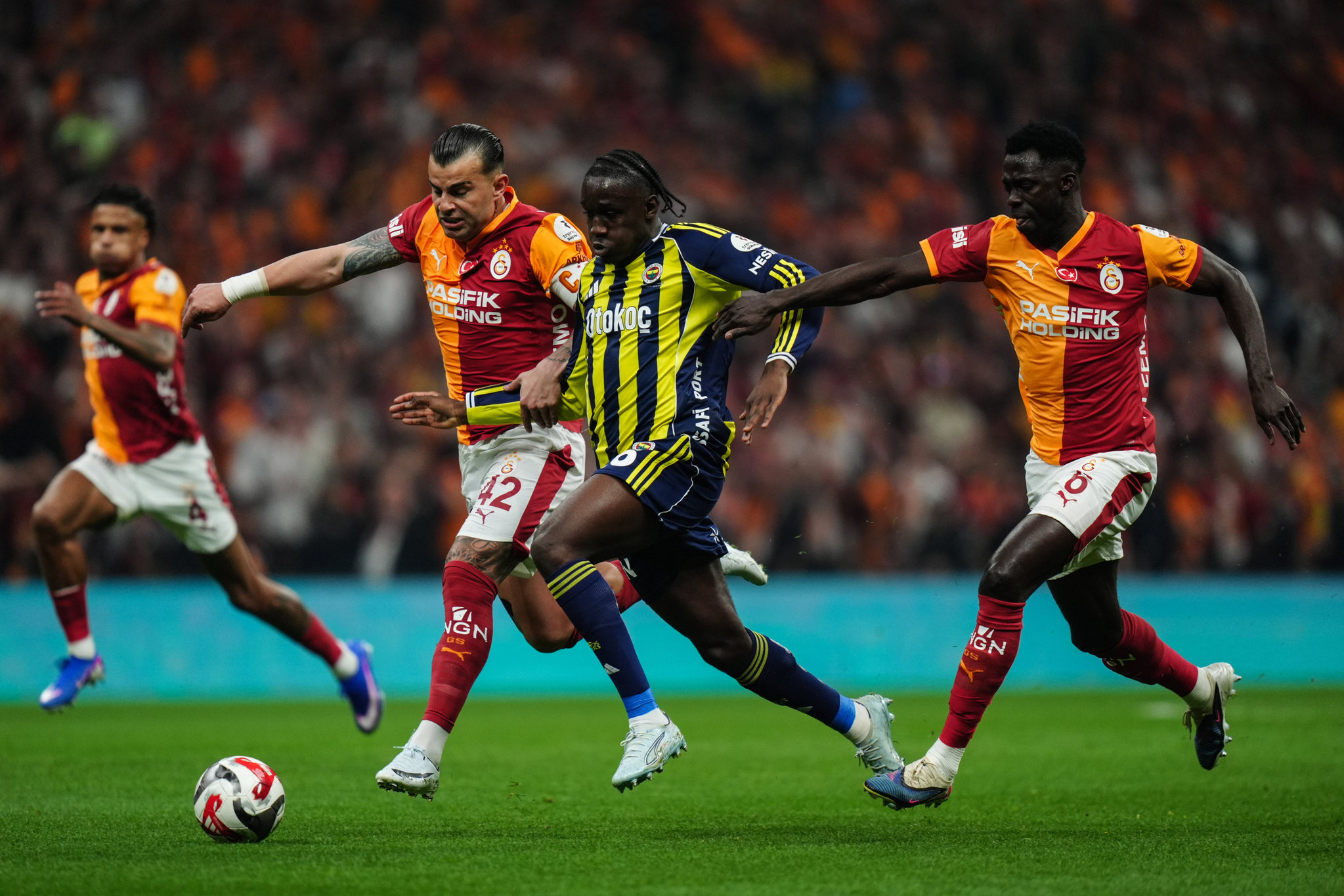 Spor yazarları Galatasaray-Fenerbahçe derbisini değerlendirdi