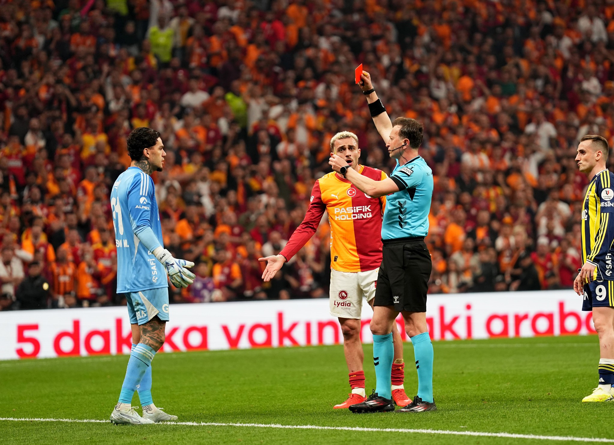 Ahmet Çakar’dan Galatasaray-Fenerbahçe değerlendirmesi!