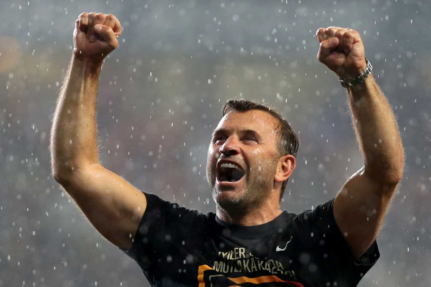 Galatasaray’da Okan Buruk’tan sözleşme açıklaması!