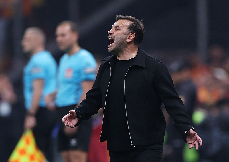 Galatasaray’da Okan Buruk’tan sözleşme açıklaması!