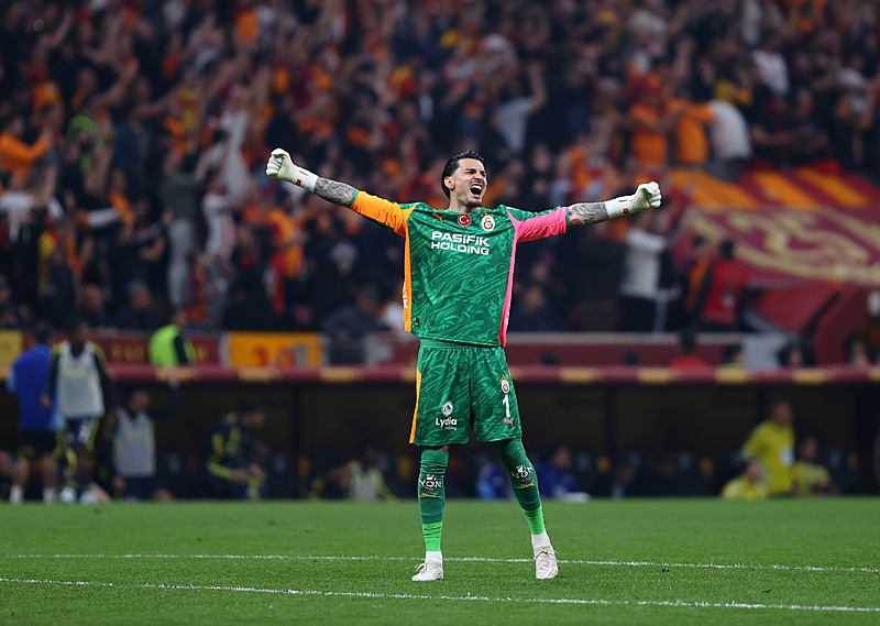 Galatasaray’da Uğurcan Çakır’dan büyük başarı! Avrupa’da ikinci...