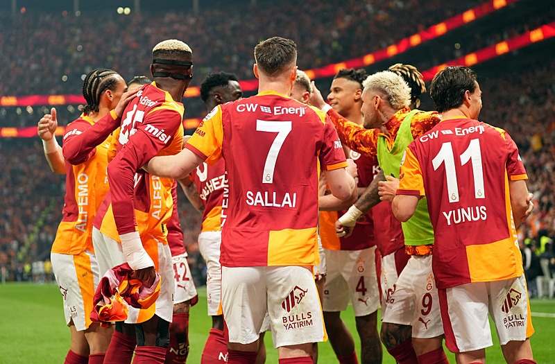 Galatasaray’da Okan Buruk’tan öğrencilerine şampiyonluk uyarısı!