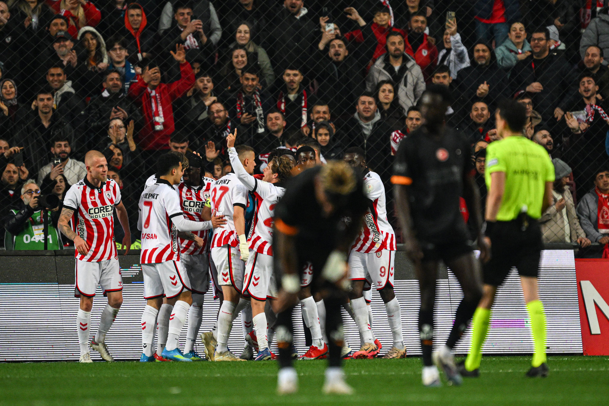Spor yazarları Samsunspor-Galatasaray maçını yorumladı: Derbi sonrası kepenk indirmişler!