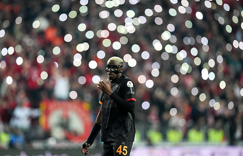 Eski futbolcudan Osimhen’e flaş uyarı: Her zaman günah keçisi bulacaklar!