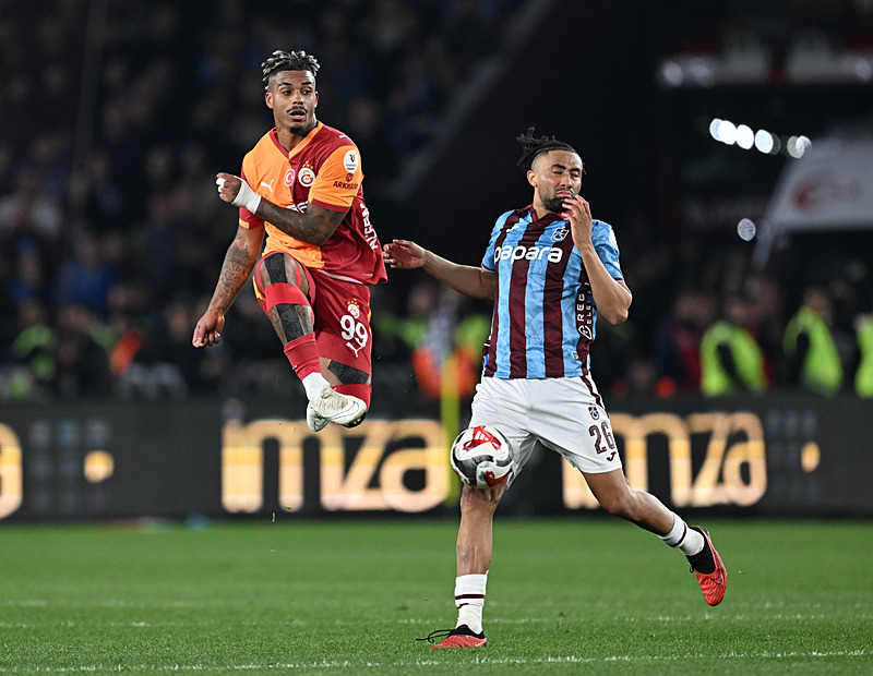1 sezon daha Galatasaray’da kalıyor! Yıldız ismin sözleşmesi otomatik olarak uzadı