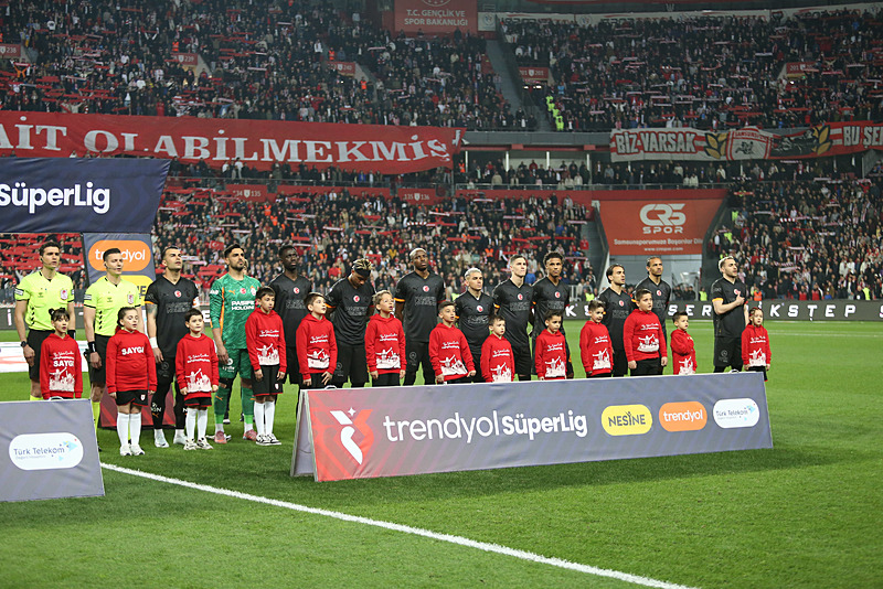 İşte Galatasaray’dan ayrılması muhtemel isimler listesi! 16 futbolcu birden...