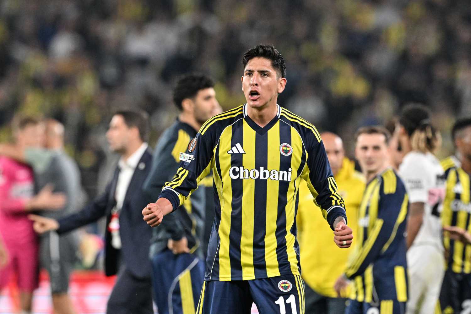 Fenerbahçe ’sınır’a takıldı! Kadroda 20 yabancı oyuncu olacak