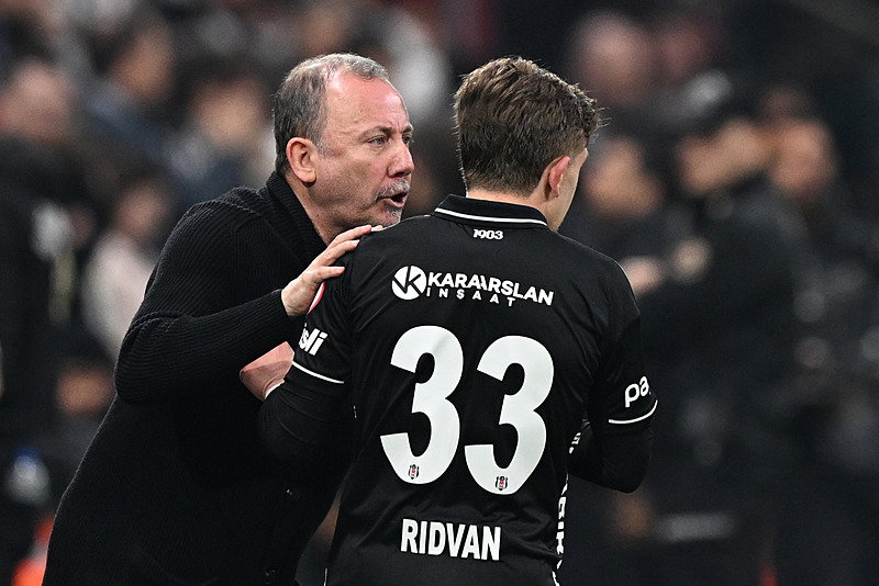 Spor yazarları Beşiktaş-TÜMOSAN Konyaspor maçını yorumladı: Beşiktaş’ı terk edin!
