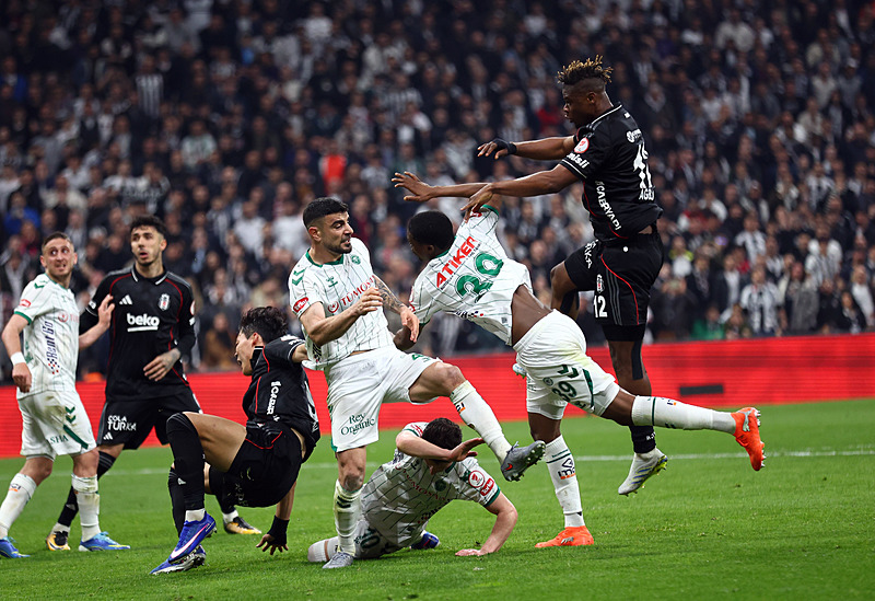 Spor yazarları Beşiktaş-TÜMOSAN Konyaspor maçını yorumladı: Beşiktaş’ı terk edin!