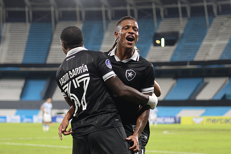 Galatasaray’a sürpriz transfer hamlesi! Aslan kesenin ağzını açıyor