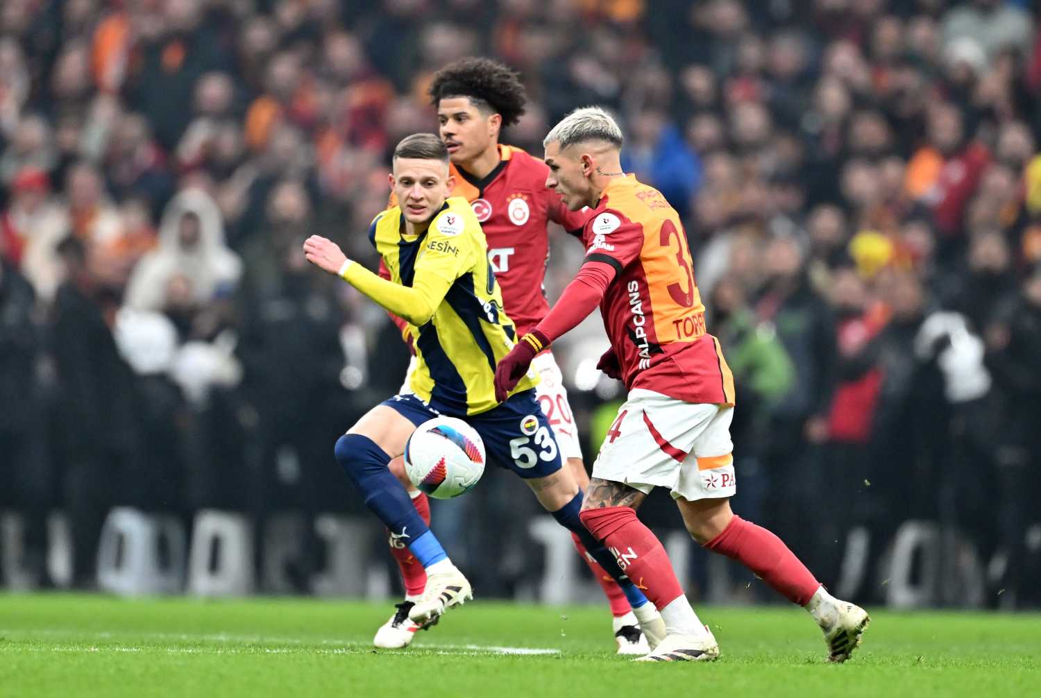 Szymanski adım adım Galatasaray’a! Okan Buruk’tan transfere yeşil ışık