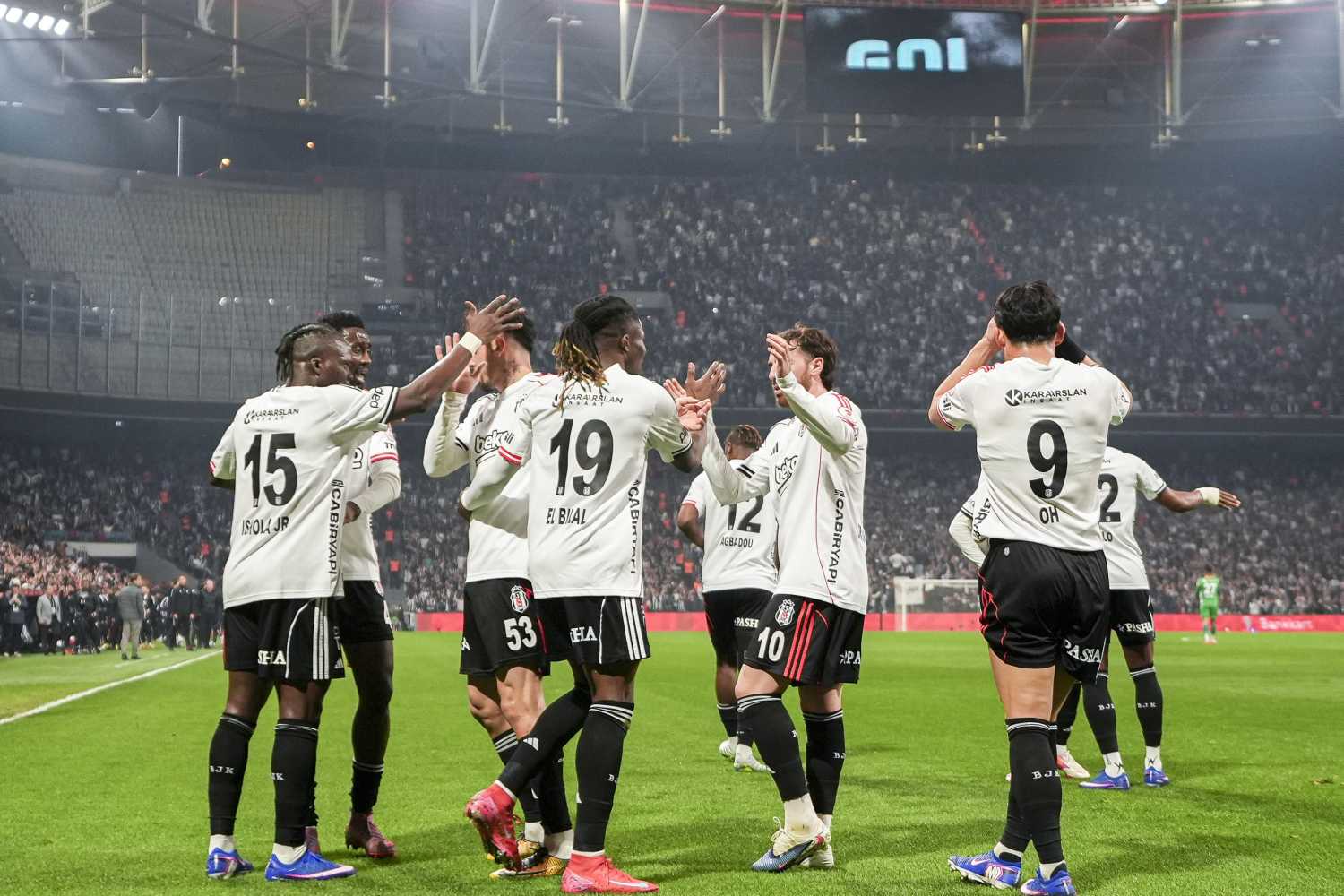Beşiktaş’a kadro planlaması başladı! İşte gidecek ve kalacak isimler