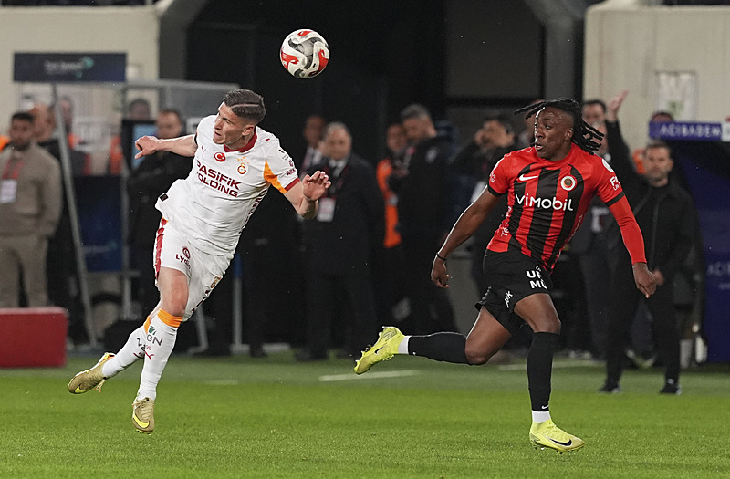 Galatasaray’ın yıldızına Ada’dan transfer kancası! İşte o 2 takım...