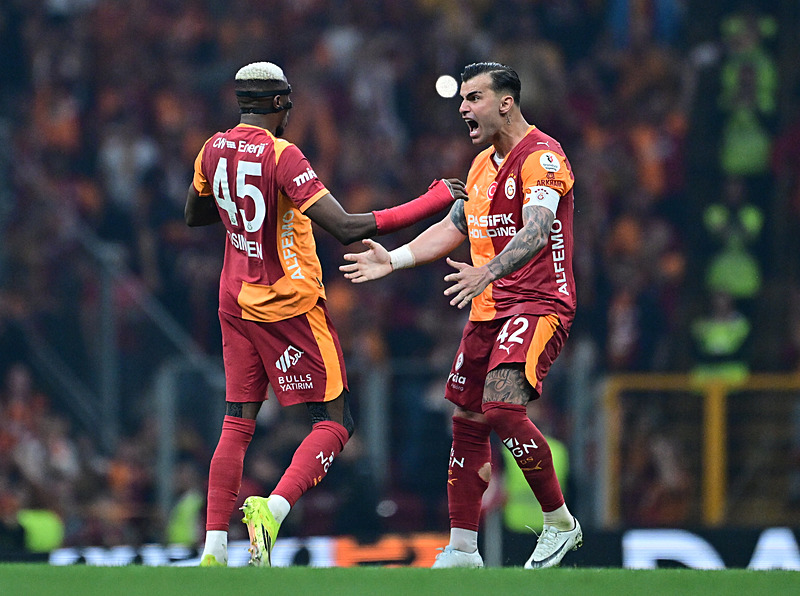 Galatasaray yönetiminden acil toplantı kararı! Şampiyonluk kutlamasında...