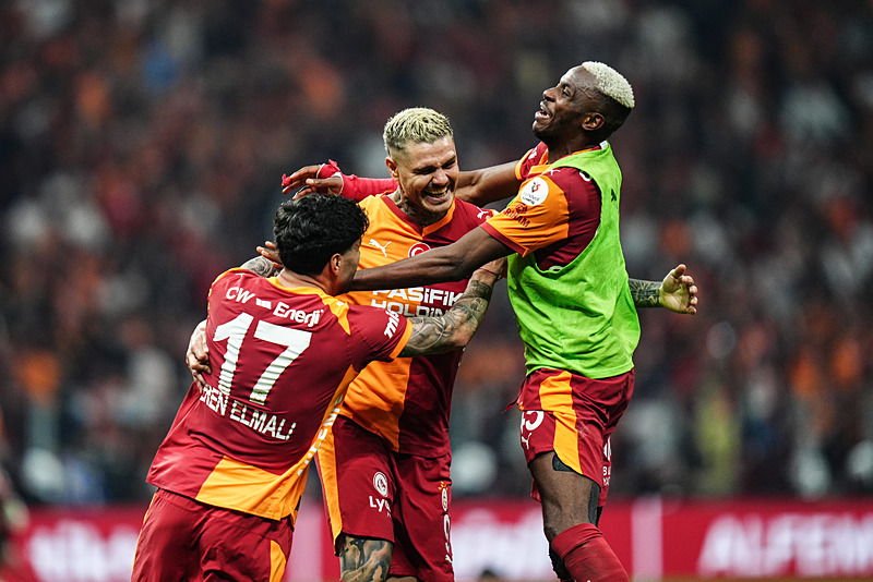 Galatasaray yönetiminden acil toplantı kararı! Şampiyonluk kutlamasında...