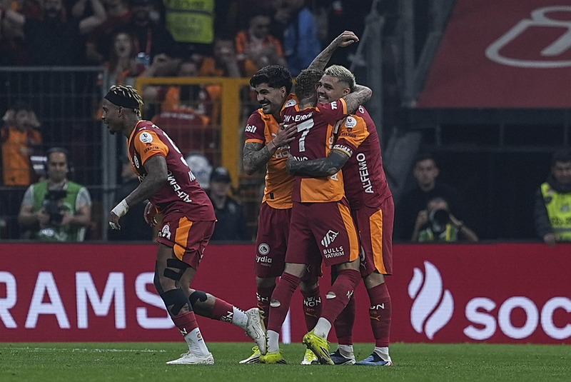 Dünya basını Galatasaray’ın şampiyonluğunu konuşuyor!