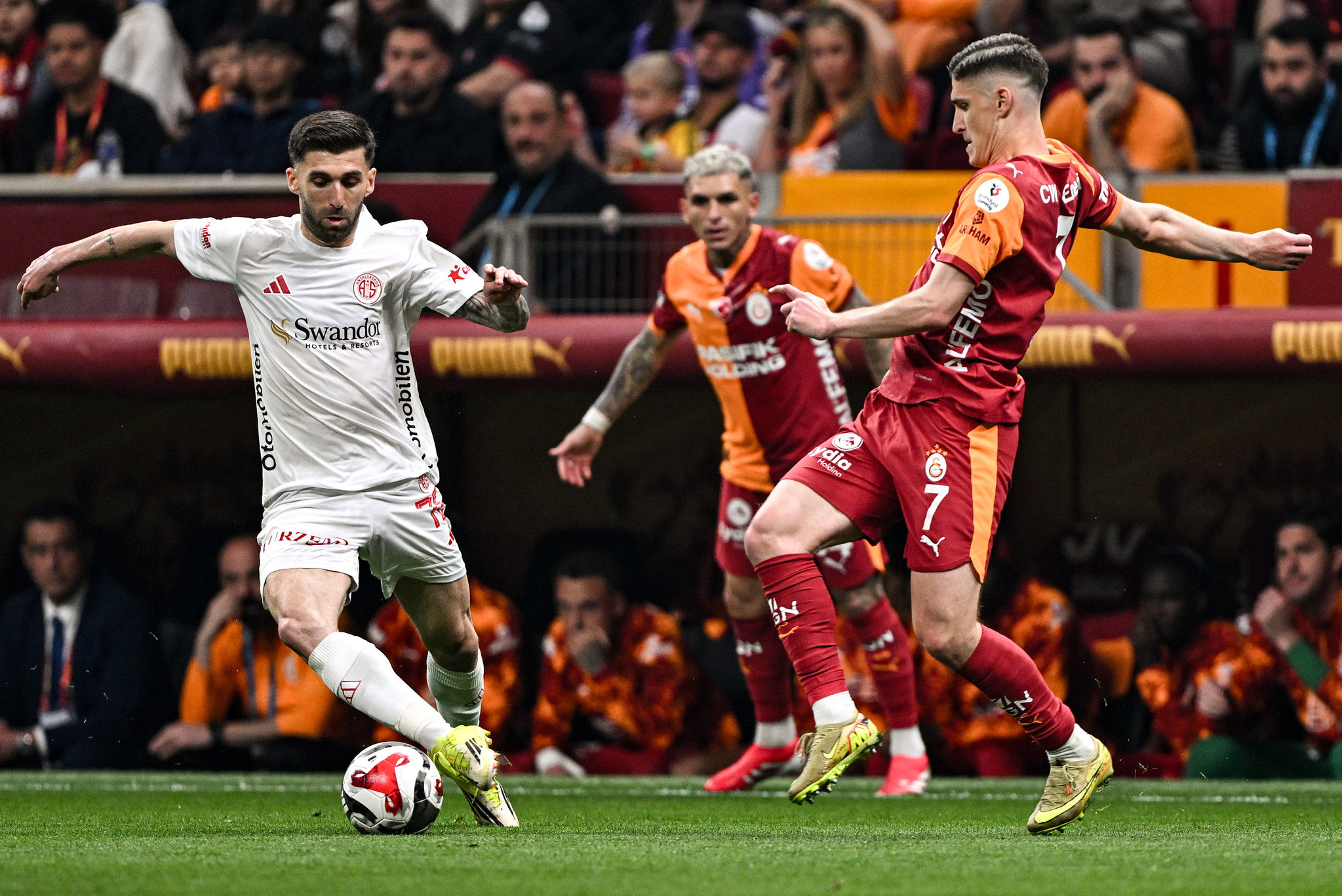 Spor yazarları Galatasaray-Hesap.com Antalyaspor maçını yorumladı