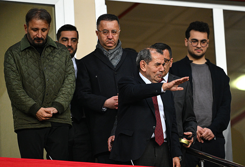 Galatasaray Başkanı Dursun Özbek’ten takıma dev prim!