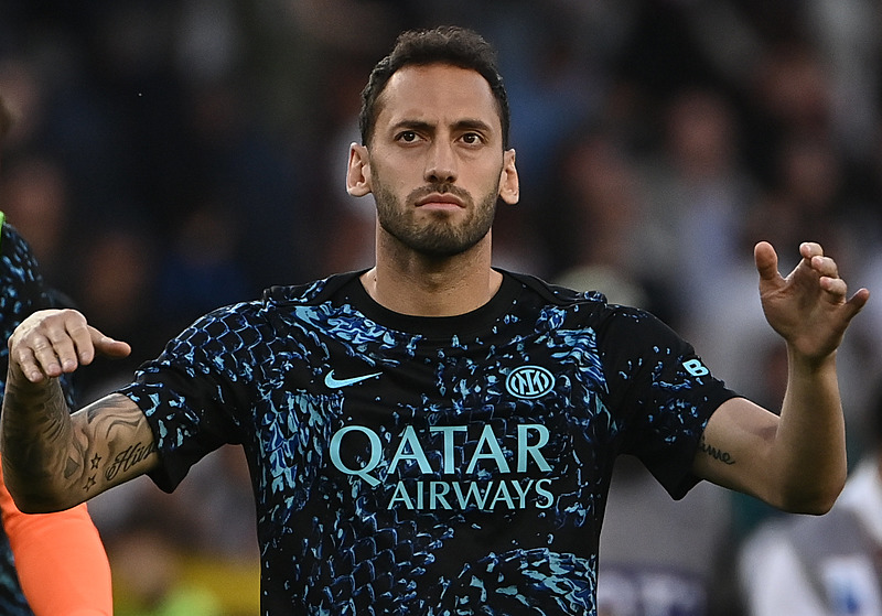 Fenerbahçe’den Galatasaray’a transfer çalımı isteği: Hakan Çalhanoğlu!