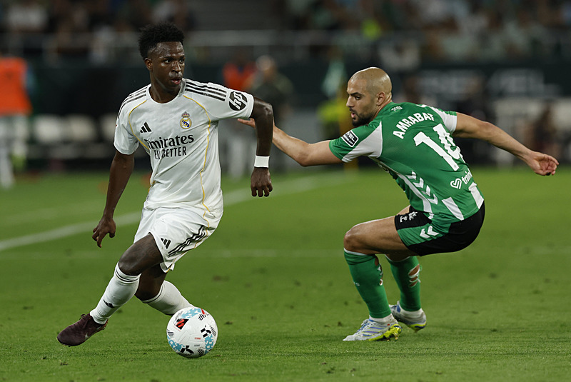 Real Betis’ten Amrabat kararı! Bonservisi alınacak mı?